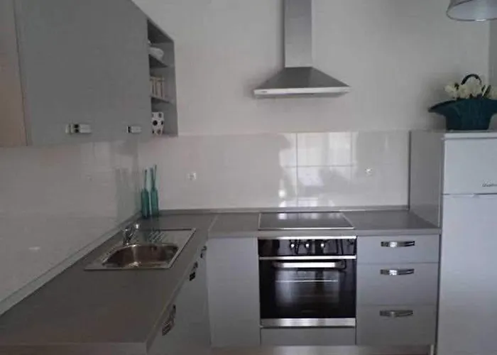 Apartment Ugljanski Gusari - Two Bedroom With Balcony And Sea View